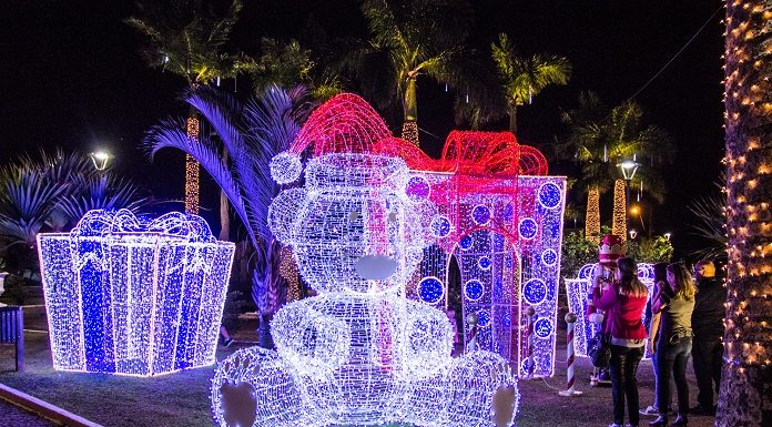 iluminação da decoração de natal na praça