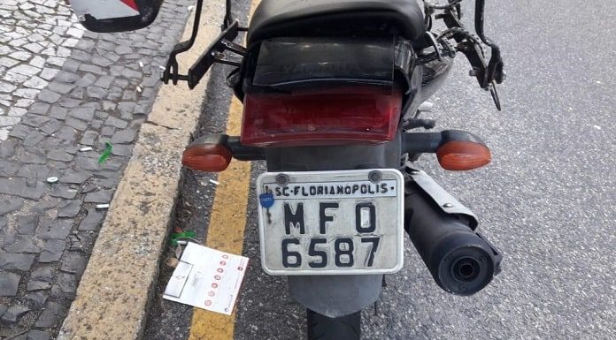 foto da placa da moto MFO-6587