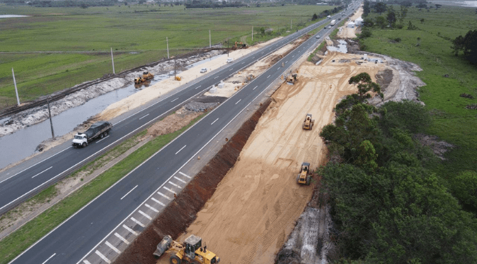 Obras da CCR ViaCosteira avançam na BR 101