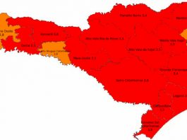 matriz risco da pandemia: mapa de sc dividido em 16 mostra 13 em vermelho e 3 em laranja