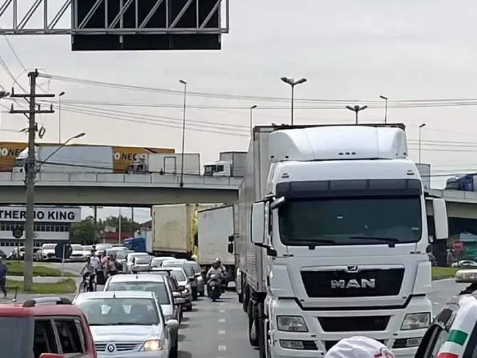 Estradas paralisadas em Santa Catarina