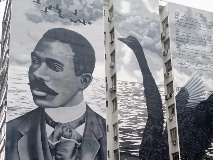 Painel de Cruz e Sousa no Centro de Florianópolis, em homenagem ao poeta - Foto: Lucas Cervenka