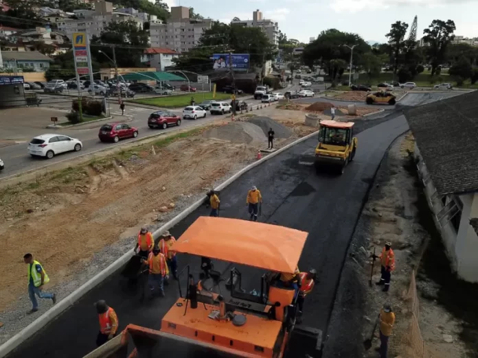 Edu Vieira: iniciada a pavimentação asfáltica do último trecho em obras de duplicação