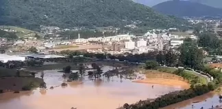 Trecho da BR-282 interditado em Santo Amaro da Imperatriz