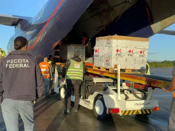 Cargueiro com mais de 7 ton de donativos chega ao Aeroporto de Florianópolis