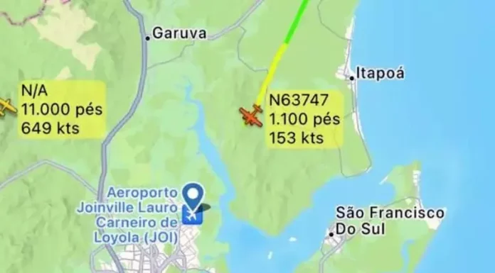 Avião com duas pessoas caiu no norte de SC