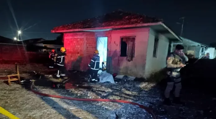 Homem morre em incêndio em casa de Palhoça